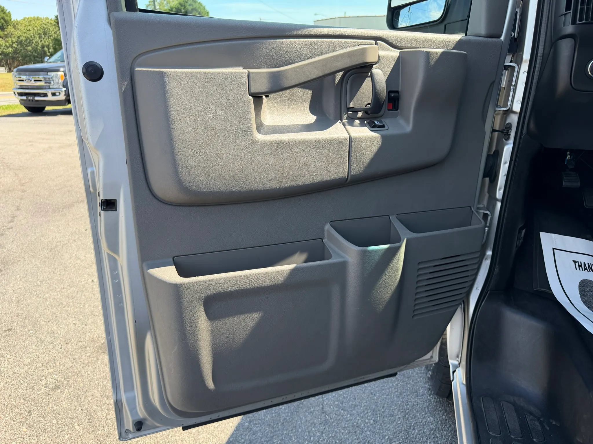 Used 2019 Chevrolet Express 3500 LS RWD image 12