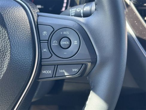 Used 2025 Toyota Corolla SE image 36