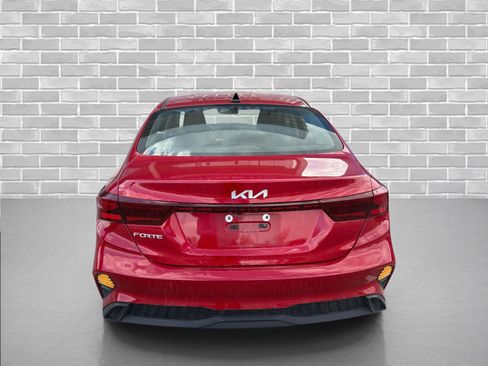 Used 2023 Kia Forte LXS FWD image 3