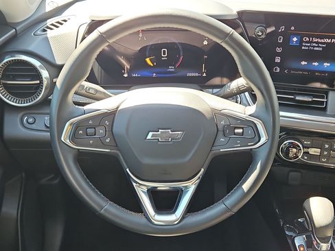 Used 2024 Chevrolet Trax ACTIV w/ Driver Confidence Package FWD image 15