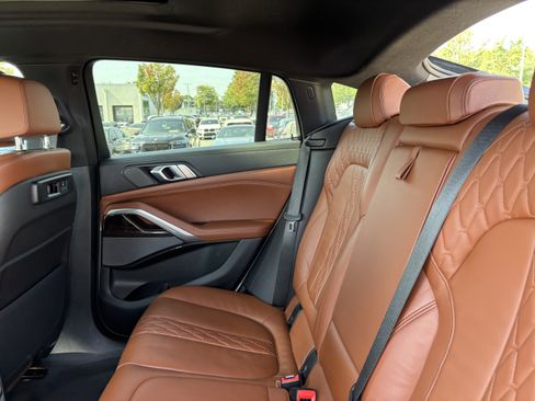 Used 2023 BMW X6 xDrive40i w/ Premium Package image 32