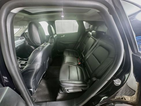Used 2025 Ford Escape Platinum AWD/4WD image 28