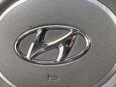 Used 2023 Hyundai Elantra SEL FWD image 22