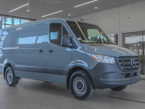 Used 2025 Mercedes-Benz Sprinter 2500 image 12