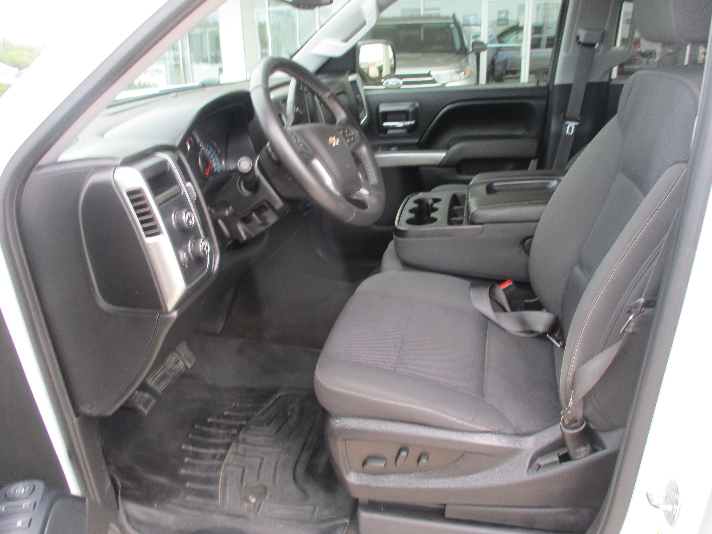 Used 2017 Chevrolet Silverado 1500 LT w/ All Star Edition AWD/4WD image 4