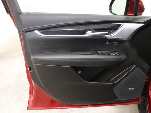 Used 2023 Cadillac XT5 Premium Luxury image 18