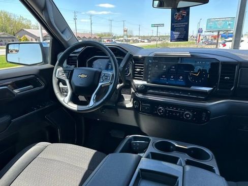 Used 2025 Chevrolet Silverado 1500 LT AWD/4WD image 13