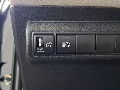 Used 2025 Toyota Corolla LE image 23