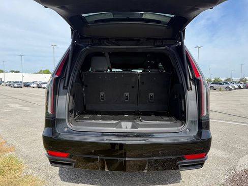 Certified 2024 Cadillac Escalade Premium Luxury w/ Performance Package AWD/4WD image 13