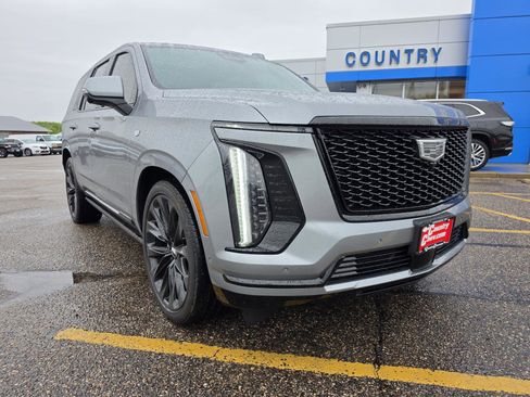 Used 2026 Cadillac Escalade Platinum Sport w/ LPO, ONYX Package AWD/4WD image 35