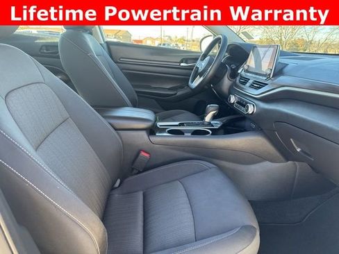 Used 2024 Nissan Altima 2.5 SV image 16