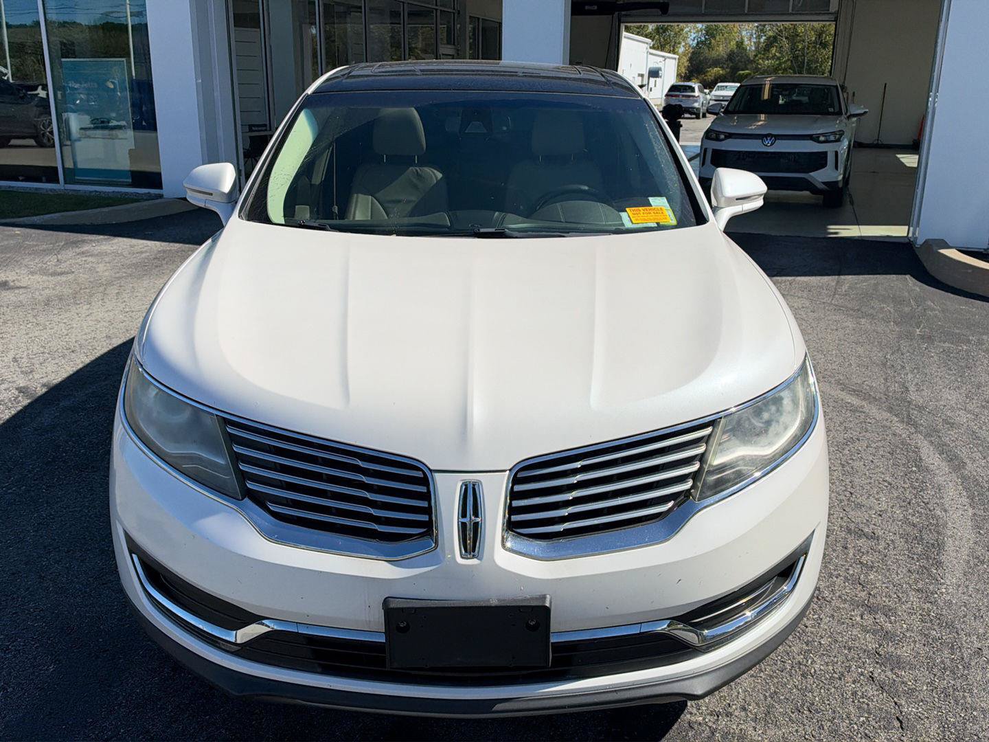 Used 2017 Lincoln MKX Reserve w/ Lincoln MKX Climate Package AWD/4WD image 2