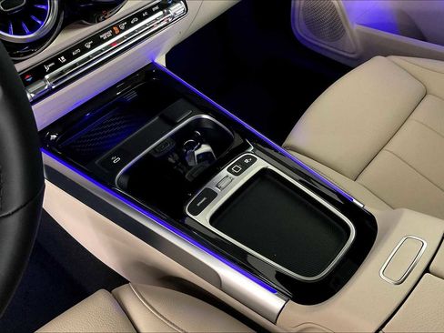 New 2025 Mercedes-Benz GLB 250 4MATIC image 11