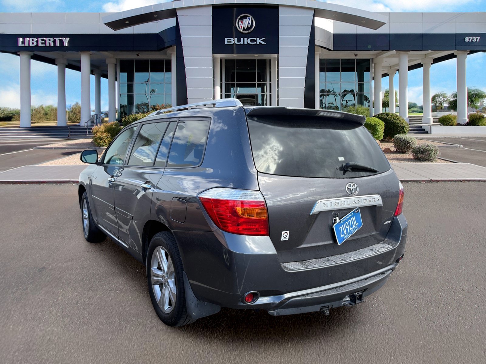Used 2010 Toyota Highlander Limited w/ Extra Value Pkg 8 AWD/4WD image 3