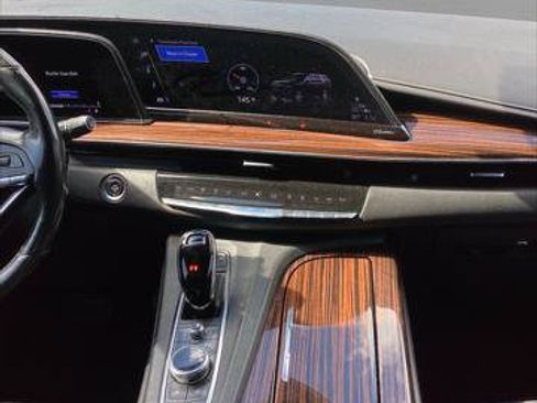 Used 2022 Cadillac Escalade ESV Luxury RWD image 27