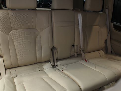 Used 2021 Lexus LX 570 4WD w/ Luxury Package image 45