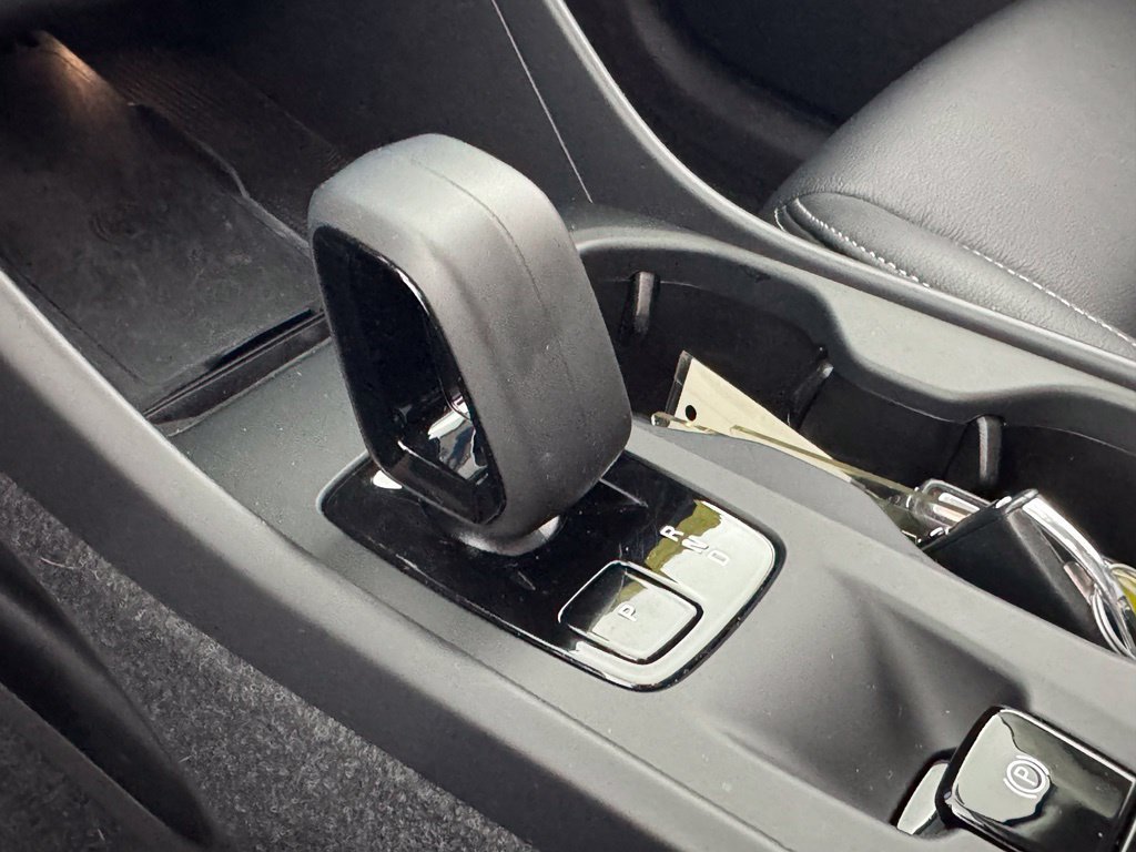 Certified 2024 Volvo XC40 B5 Core AWD/4WD image 22