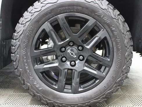 Used 2024 Chevrolet Silverado 1500 LT Trail Boss image 8