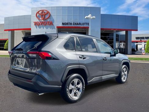 Used 2022 Toyota RAV4 XLE w/ Convenience Package image 8