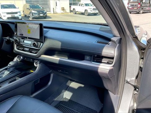 Used 2025 Toyota Grand Highlander AWD Hybrid image 13