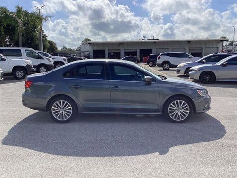 Used 2015 Volkswagen Jetta SE FWD image 7