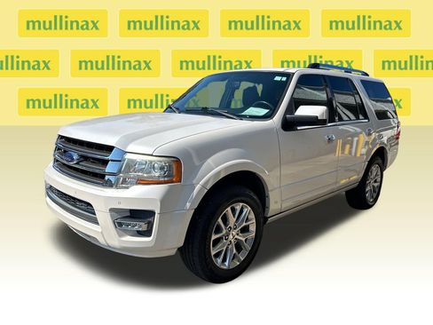 Used 2017 Ford Expedition Limited w/ Equipment Group 301A RWD image 4