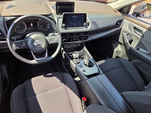 Used 2023 Nissan Rogue S FWD image 9