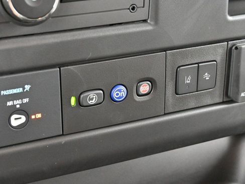 Used 2025 Chevrolet Express 3500 LT w/ LT Preferred Equipment Group image 21