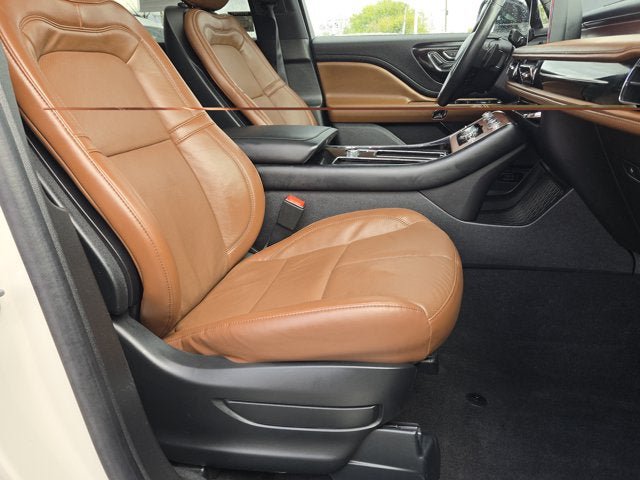 Used 2024 Lincoln Aviator Reserve w/ Elements Package Plus AWD/4WD image 4