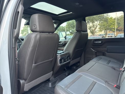 Used 2021 GMC Sierra 2500 Denali w/ Denali Ultimate Package AWD/4WD image 9