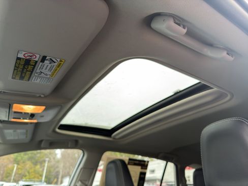 Used 2017 Toyota RAV4 Limited image 30