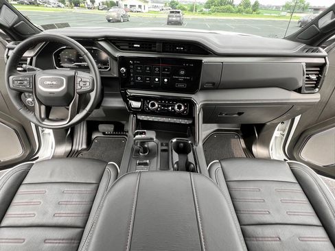 Used 2024 GMC Sierra 1500 AT4X image 4