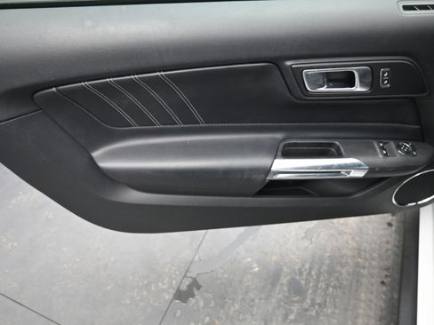Used 2020 Ford Mustang Premium image 14