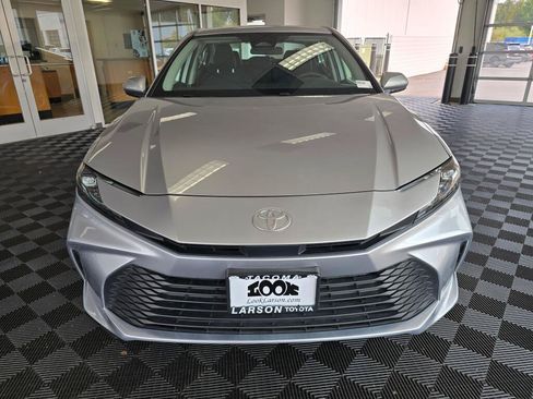 Used 2025 Toyota Camry LE FWD image 8