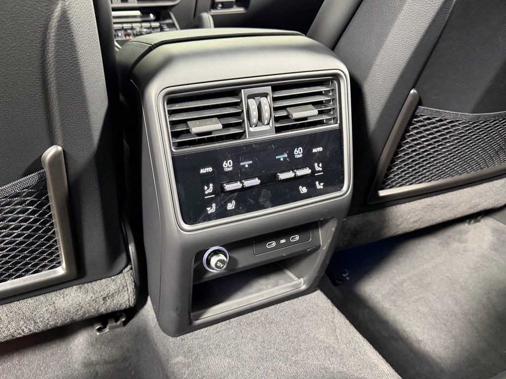 Certified 2026 Porsche Cayenne Coupe AWD/4WD image 39