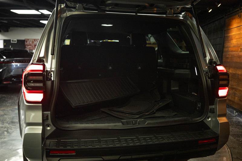 Used 2026 Toyota 4Runner SR5 AWD/4WD image 7
