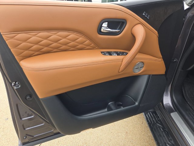 Used 2024 INFINITI QX80 Sensory w/ Cargo Package AWD/4WD image 22