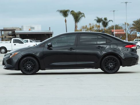 Used 2021 Toyota Corolla LE w/ Carpet Mat Package (TMS) image 9