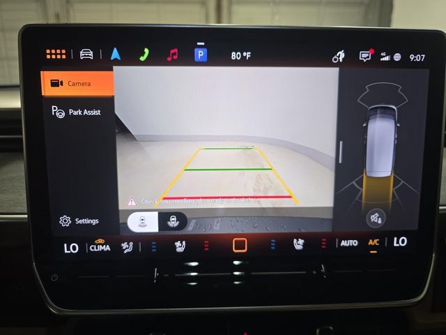 Used 2025 Volkswagen ID. Buzz Pro S RWD image 23