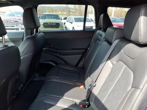 New 2026 Jeep Cherokee Overland image 8