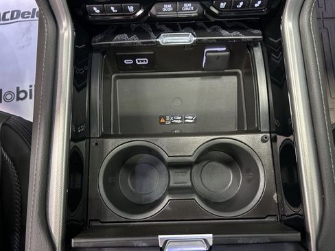 Used 2024 GMC Yukon Denali image 25