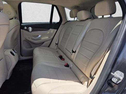 Used 2020 Mercedes-Benz GLC 350e 4MATIC image 27