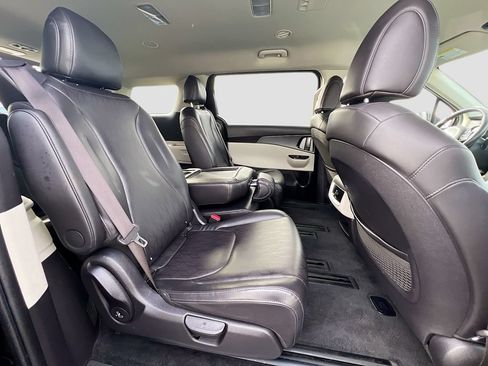 Used 2024 Kia Carnival LX FWD image 27