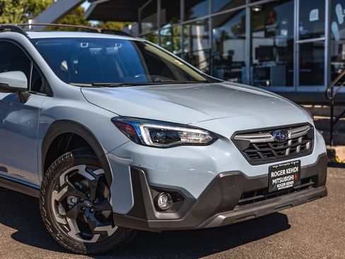 Used 2022 Subaru Crosstrek 2.5i Limited w/ Moonroof Package 2 AWD/4WD image 3