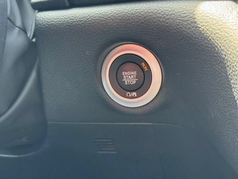 New 2026 Chrysler Pacifica Select FWD image 31