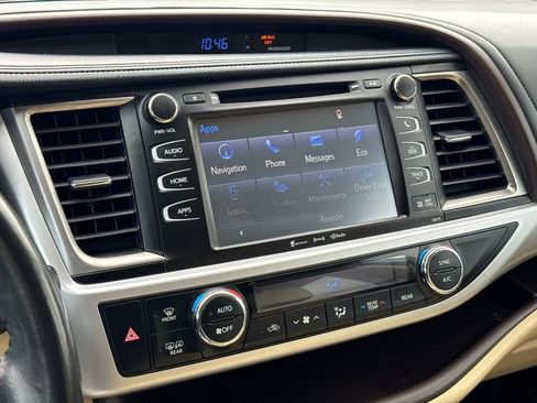 Used 2018 Toyota Highlander XLE image 35