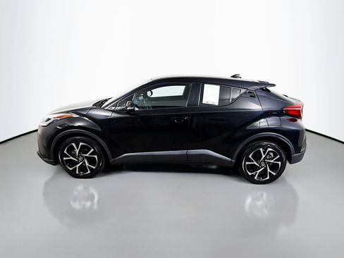 Used 2021 Toyota C-HR XLE FWD image 4