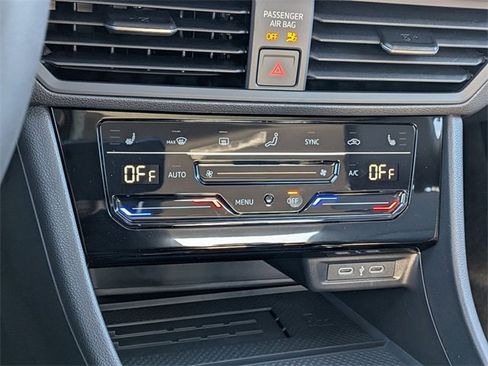 New 2026 Volkswagen Jetta SE image 19