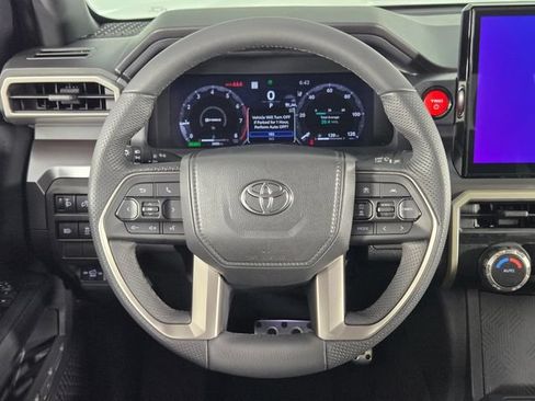 Used 2025 Toyota Tacoma TRD Sport AWD/4WD image 21