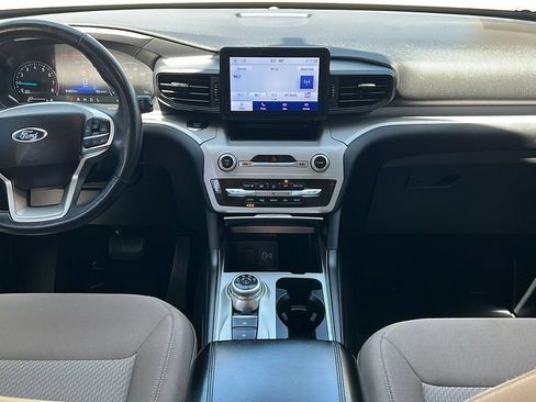Certified 2023 Ford Explorer XLT RWD image 10